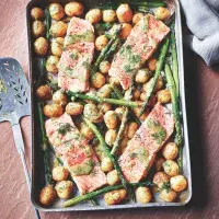 Pstruh lososovitý s chřestem a novými bramborami