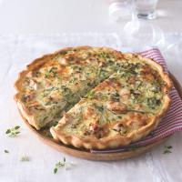 Quiche s kuřetem, pórkem a sýrem gruyère