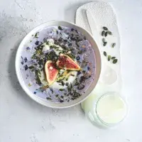 Quinoová kaše s medem a fíky