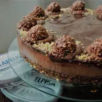 Čokoládový cheesecake s lískovými oříšky Čokoládový cheesecake s lískovými oříšky