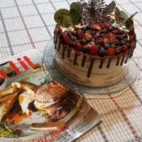 Vanilkový dort s merunkovou marmeládou a levandulí