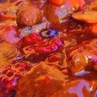 Feines Rehragout mit Beeren