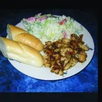 Kuřecí maso se zeleninovým salátem