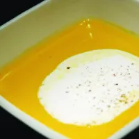 Krémová dýňová polévka s česnekem Krémová dýňová polévka s česnekem