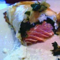 Losos v listovém těstě s modrým sýrem