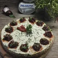 Špenátový cheesecake s cibulovou marmeládou Špenátový cheesecake s cibulovou marmeládou