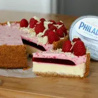 Cheesecake s malinovou pěnou Cheesecake s malinovou pěnou