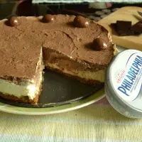 Vrstvený čokoládový cheesecake