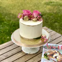 Hruškový dort s mascarpone a slaným karamelem Hruškový dort s mascarpone a slaným karamelem