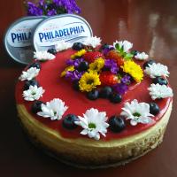 Jarní jahodový cheesecake s jedlými květy