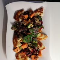 Salát s halloumi a perilou Salát s halloumi a perilou