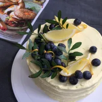 Citronovy dort s bezinkovým krémem