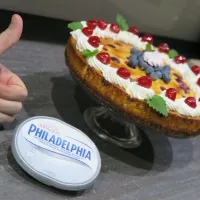 Pečený cheescake s višňami a s datlami