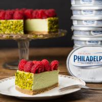 Pistáciový cheesecake s malinami
