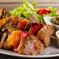 Špíz s kukuřicí a barevnou paprikou