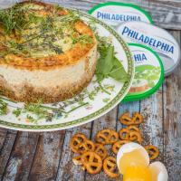 Slaný cheesecake s jarními bylinkami a chia semínky