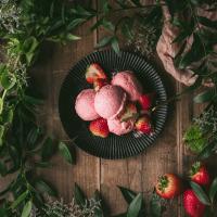 Jahodové osvěžení: Vyrobte si dokonalou zmrzlina, sorbet nebo rychlý dezert semifreddo