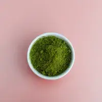 Jak získat co nejvíc živin ze špenátu a jak přetřít jídlo zdravě na zeleno? Použijte špenátový prach 