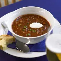 Gulášová polévka z mletého masa