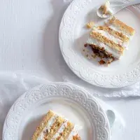 Dort se šlehačkou a mandlovým griliášem