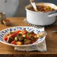 Nejlepší maďarské pokrmy: Halászlé, perkelt, lecsó, gulyás, kremes