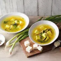 Pomáhá dochutit jídlo a prospívá zdraví: Seznamte se s miso pastou 