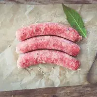 Klobása, špekáček, salsiccia: Jak nejlépe připravit uzenářské hvězdy všech grilovaček