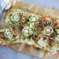 Neodolatelný tarte flambée: Jednoduchou alsaskou specialitu spíchnete během minut z pár surovin