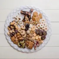 Cukroví, kterému prospěje odležení: Provoňte nyní kuchyni rohlíčky, pracnami nebo lineckým