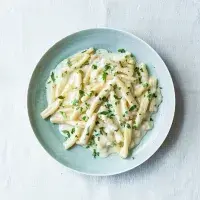 Těstoviny s jednoduchou sýrovou omáčkou