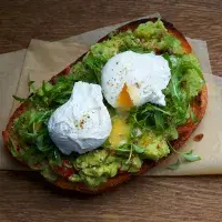 Guacamole s pošírovaným vejcem