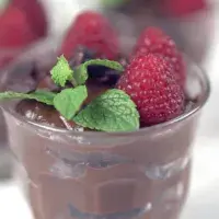 Avokádová čokoládová pěna