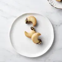 Cukroví podle Ivety Fabešové: Linecké půlměsíčky s mandlovou náplní