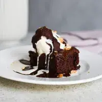 Brownies bez mouky? Jde to velmi snadno. Mouku můžete vyměnit třeba za ořechy, fazole nebo vařenou řepu