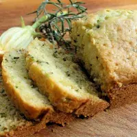 Cuketový nákyp se šunkovým salámem