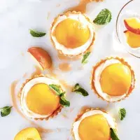 Bellini tartaletky s proseccem a broskvemi