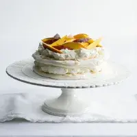 Bílkový dort s mandlemi