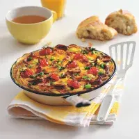 Bramborová frittata se slaninou a klobásou Bramborová frittata se slaninou a klobásou