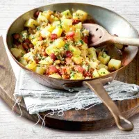 Bramborové kostky se slaninou a šunkou