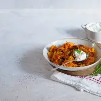 Brambory s těstovinami a mletou paprikou