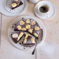 Čokoládový koláč s kokosovými kuličkami