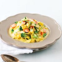 Carbonara s brokolicí a lososem