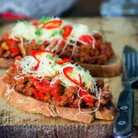 Jak připravit dokonalé topinky: Aby vám nebylo špatně použijte správný chleba, anebo je zkuste upéct v troubě