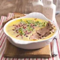 Domácí játrová paštika s brusinkami a brandy