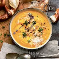 Dýňová polévka s parmazánem