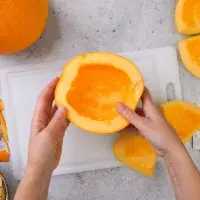 Jak oloupat a vydlabat dýni