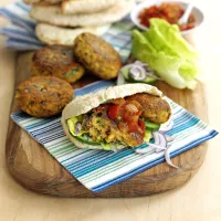 Falafelové burgery v pita chlebu