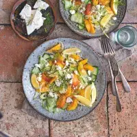 Fenyklový salát s broskvemi a fetou