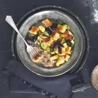 Gnocchi s tuňákem, cuketou a kapary