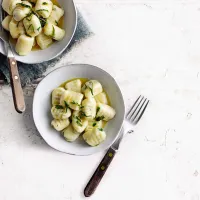 Gnocchi s ricottou a estragonem Gnocchi s ricottou a estragonem